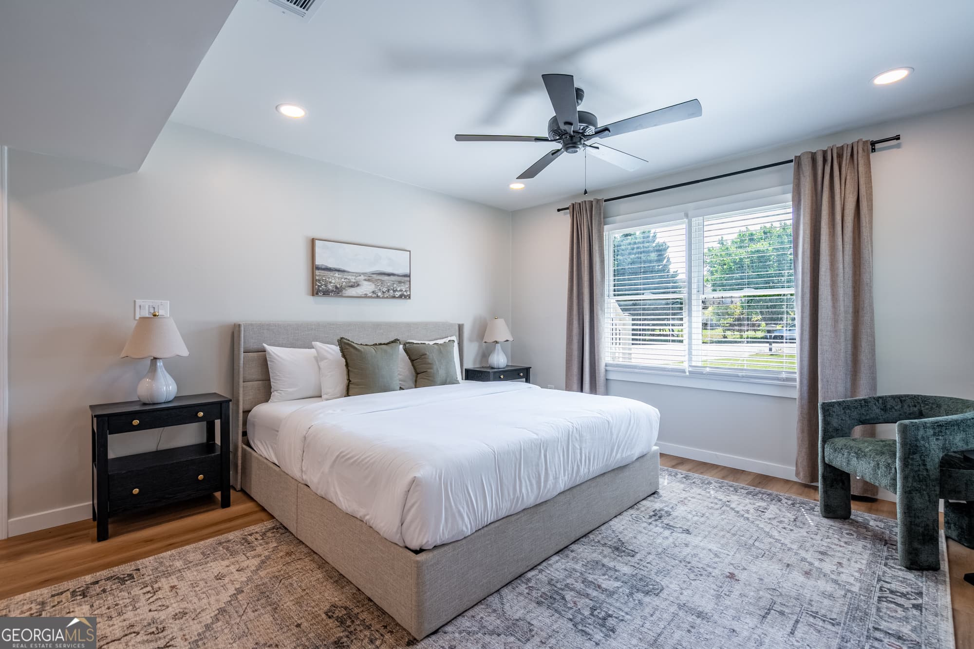 4 bedroom, 3 bathroom single family residence for rent at 18 Huntcliff Drive, Cartersville, GA 30121 for $6,314 a month — photo 4