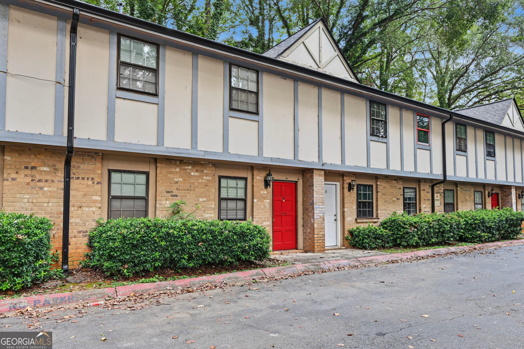 3 bedroom, 2.5 bathroom, 1,380 sq ft condominium for sale at 1150 Rankin Street F7, Stone Mountain, GA 30083 — photo 1 of 25