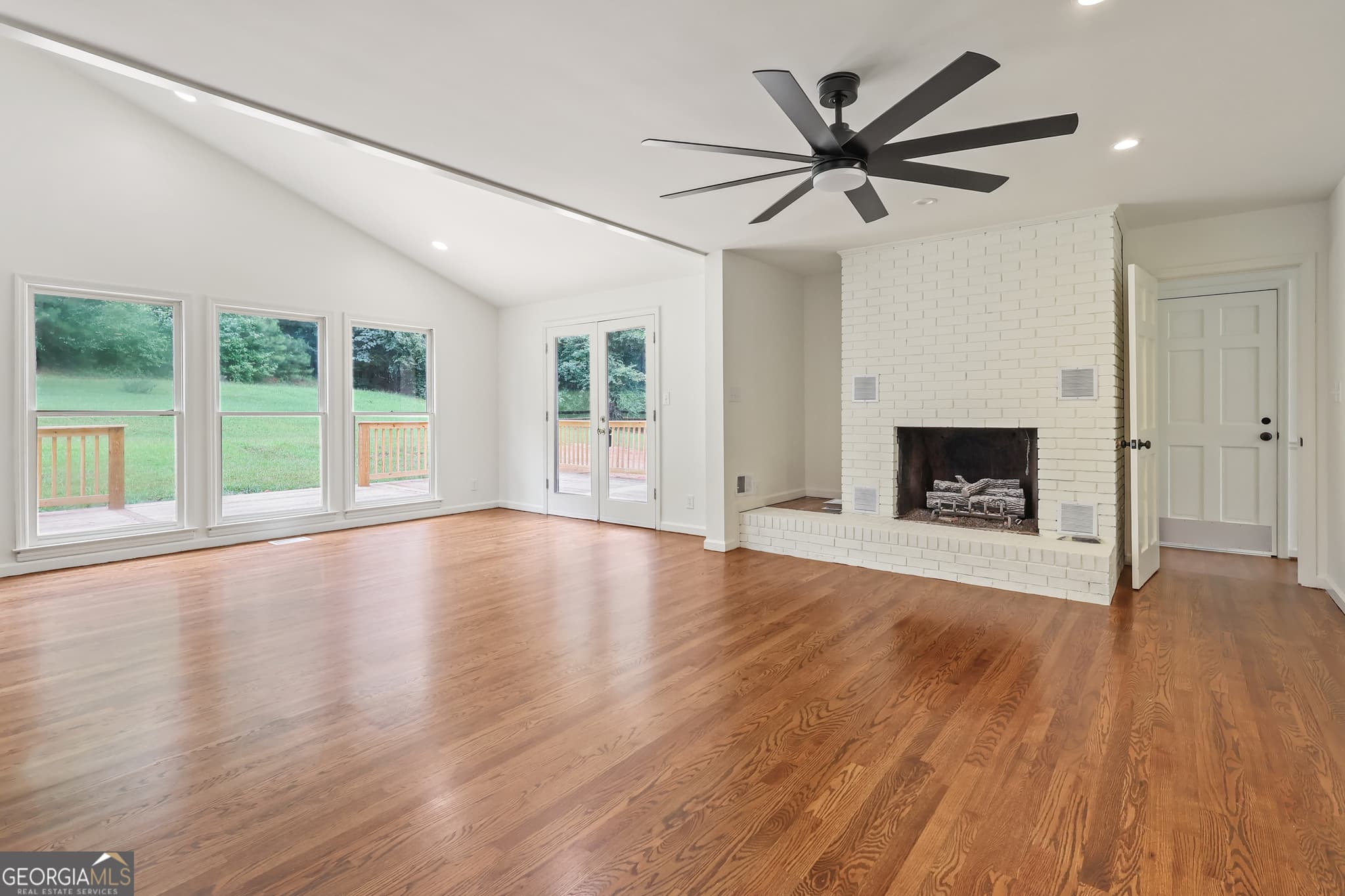 4 bedroom, 3 bathroom, 1,988 sq ft single family residence for sale at 1125 Crumbley Road, Mcdonough, GA 30252 — photo 5