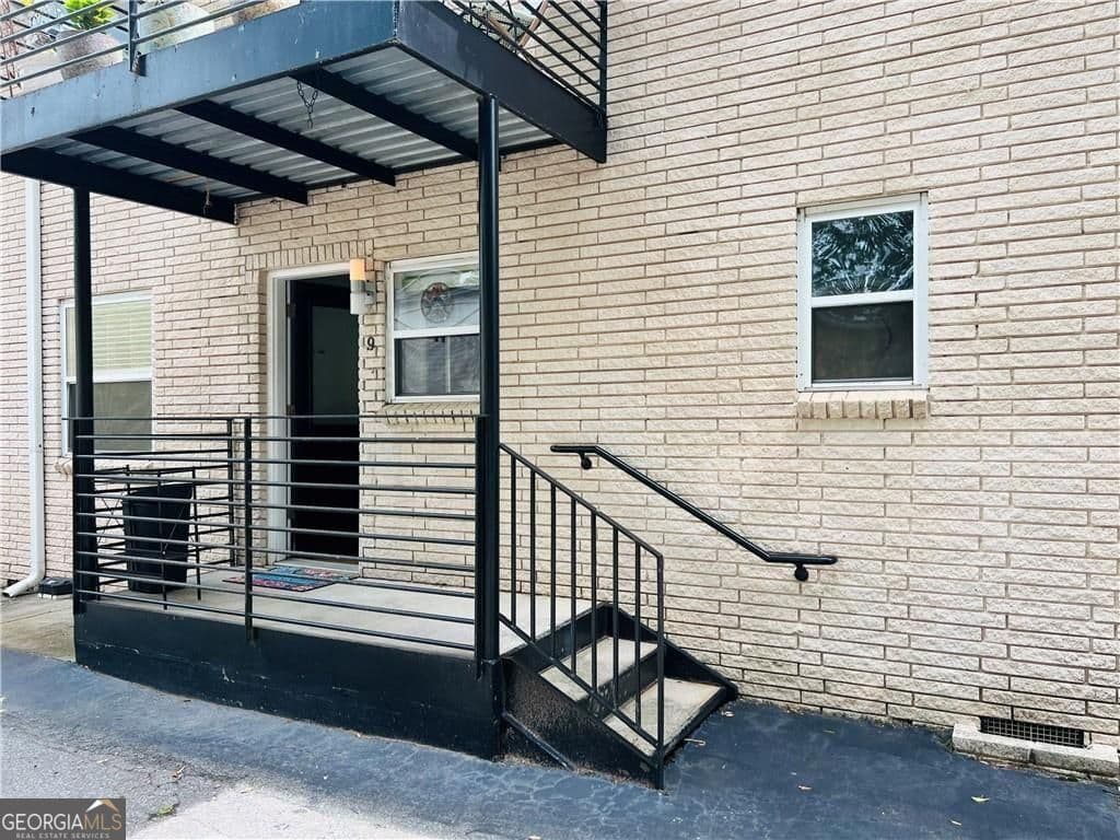 2 bedroom, 1 bathroom, 750 sq ft condominium for sale at 575 Flat Shoals Avenue 9, Atlanta, GA 30316 — photo 1 of 12