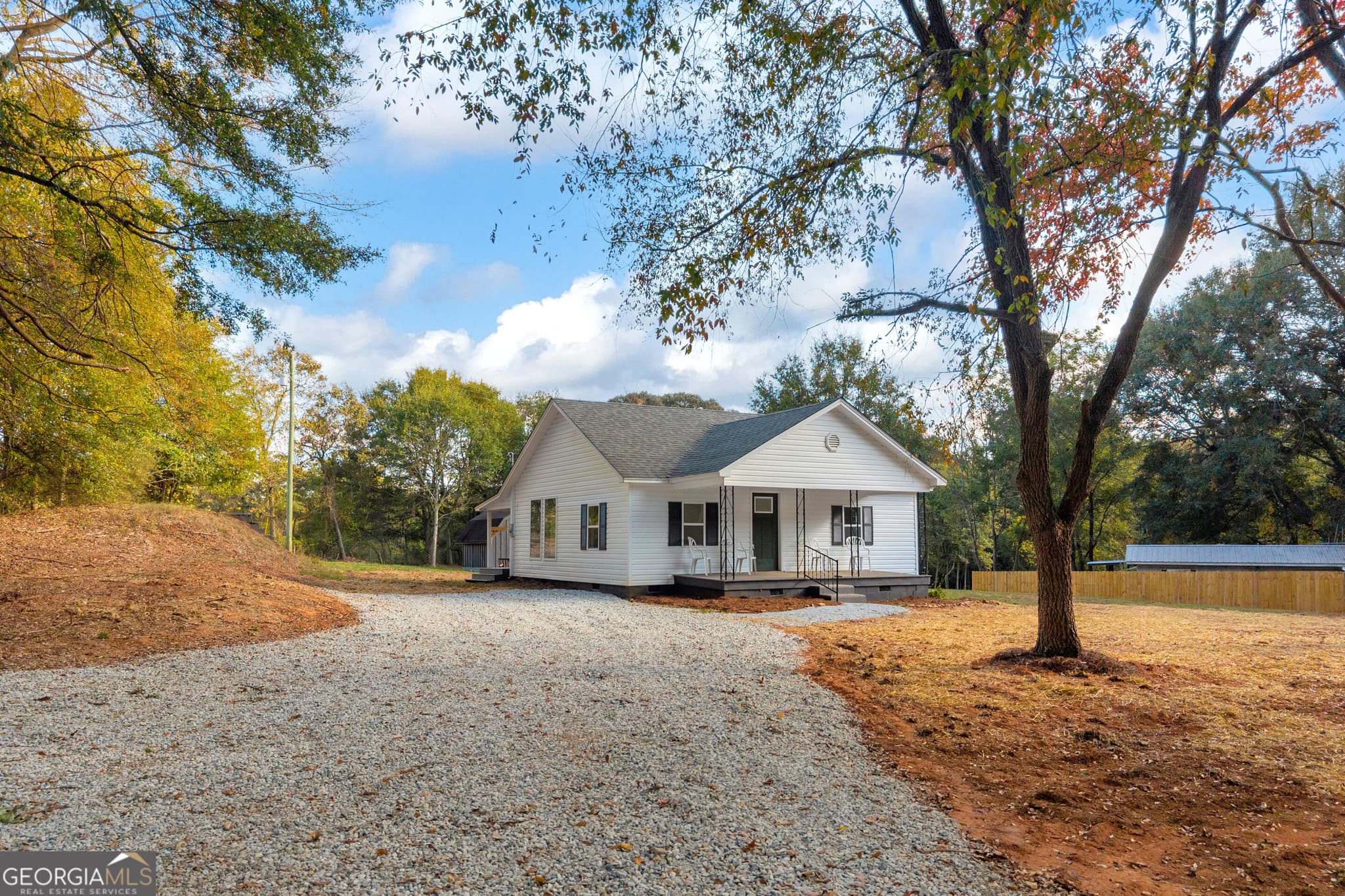 2 bedroom, 1.5 bathroom, 836 sq ft single family residence for sale at 842 Harrison Bridge Road, Royston, GA 30662