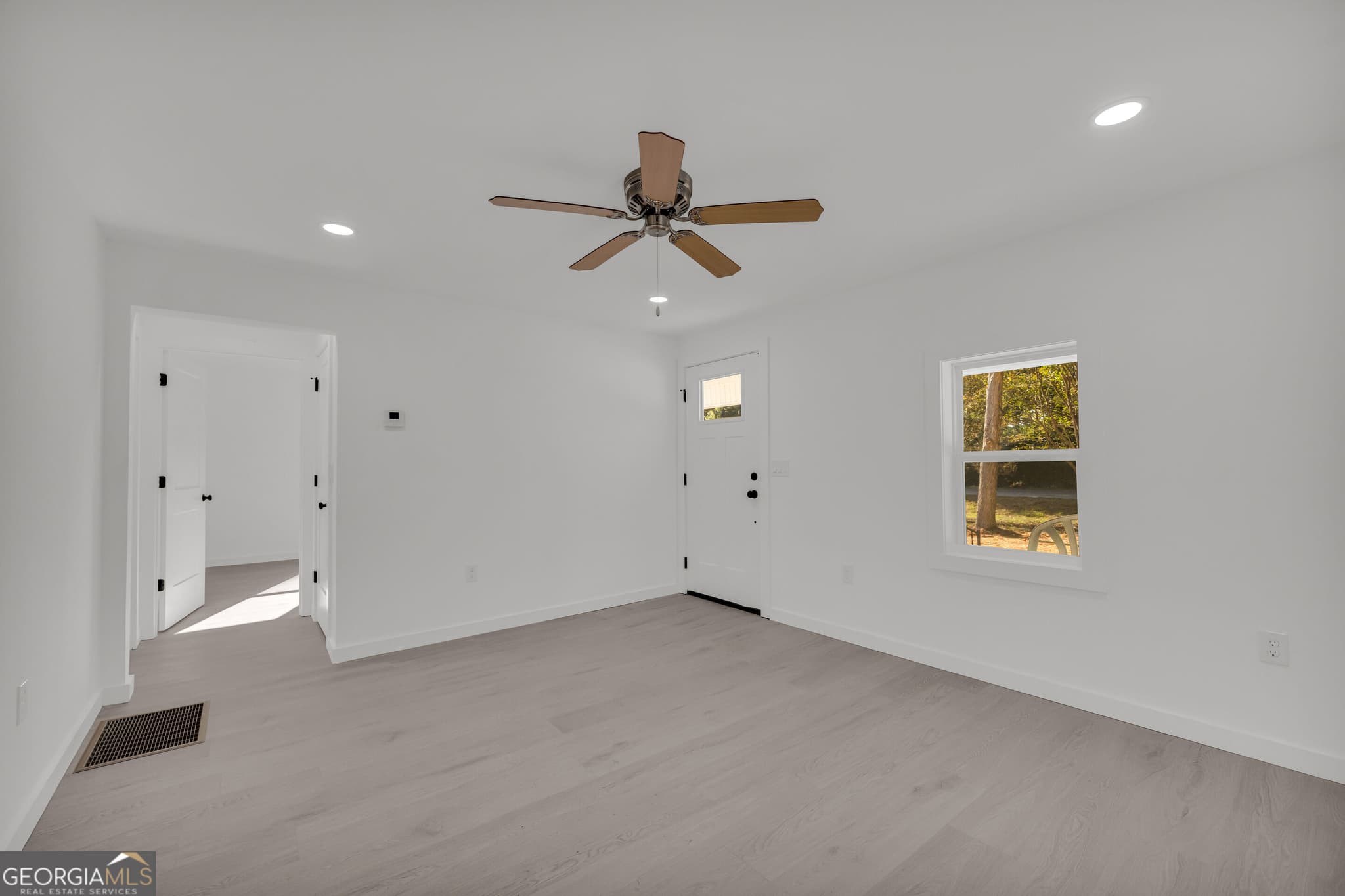 2 bedroom, 1.5 bathroom, 836 sq ft single family residence for sale at 842 Harrison Bridge Road, Royston, GA 30662 — photo 8