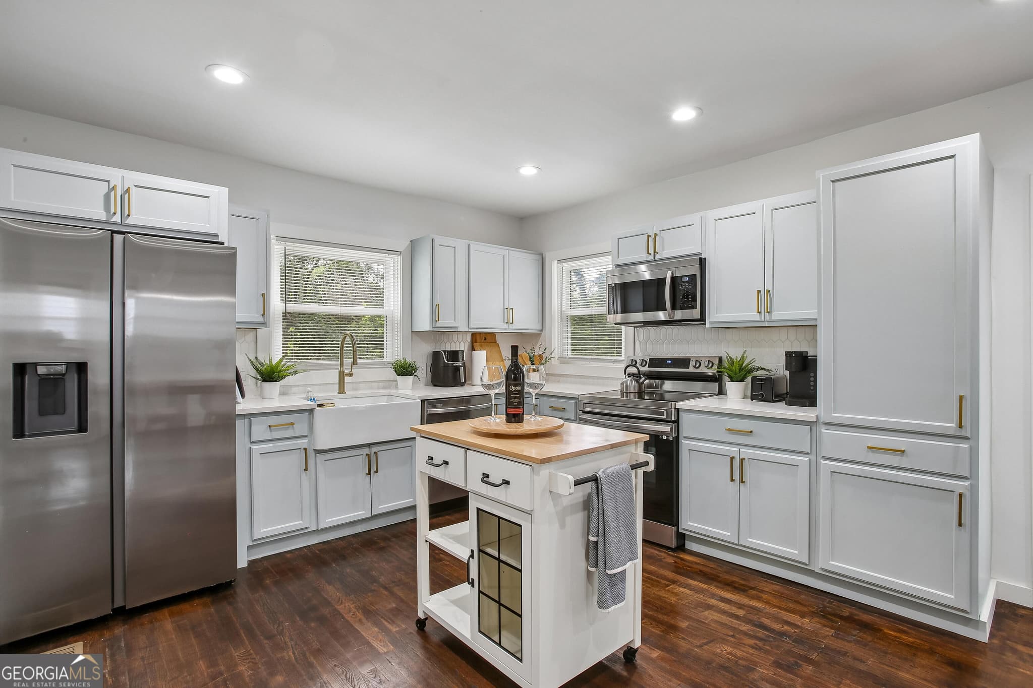3 bedroom, 2 bathroom, 1,089 sq ft single family residence for sale at 2106 Penrose Drive, East Point, GA 30344 — photo 5