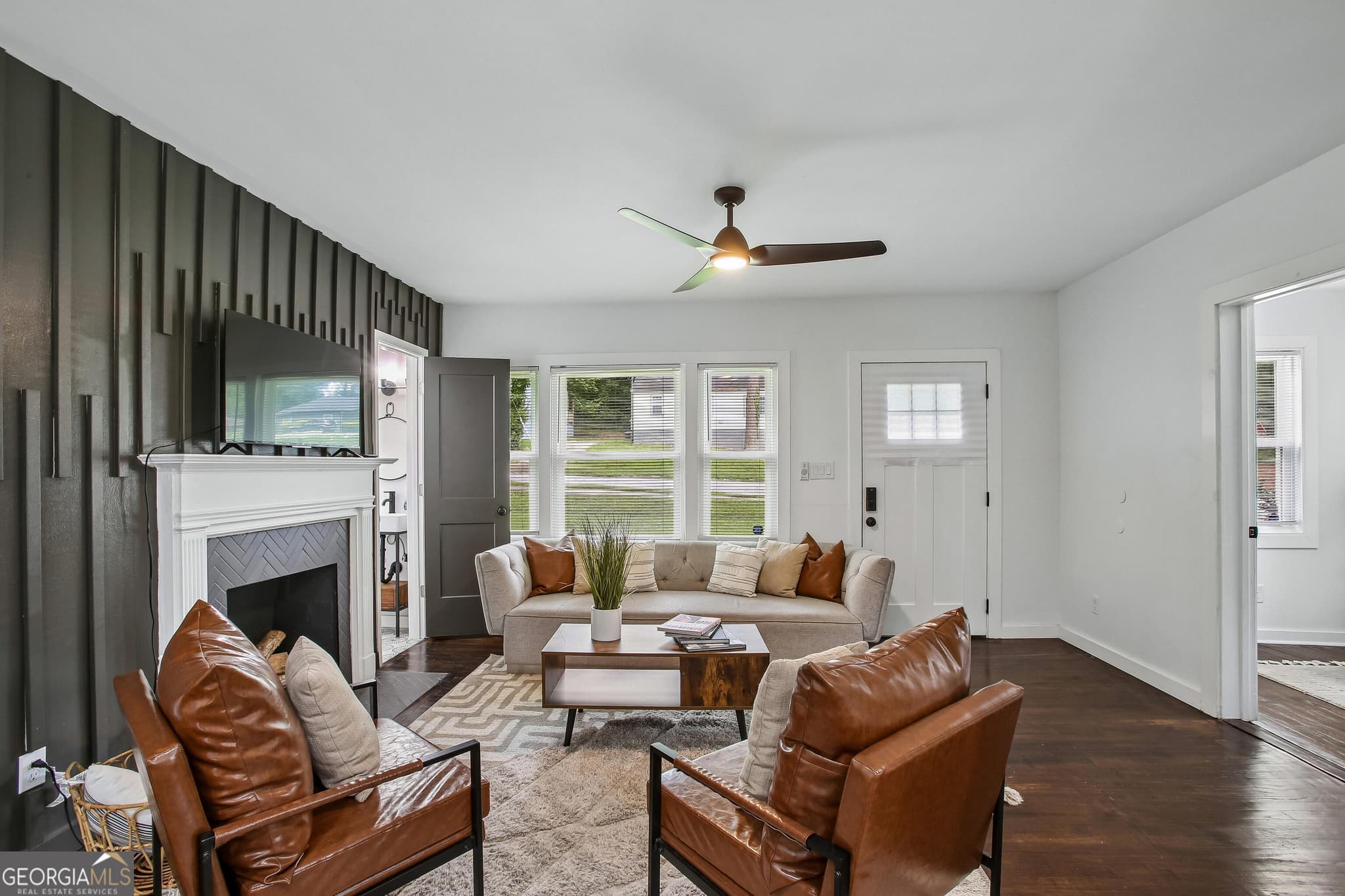 3 bedroom, 2 bathroom, 1,089 sq ft single family residence for sale at 2106 Penrose Drive, East Point, GA 30344 — photo 4