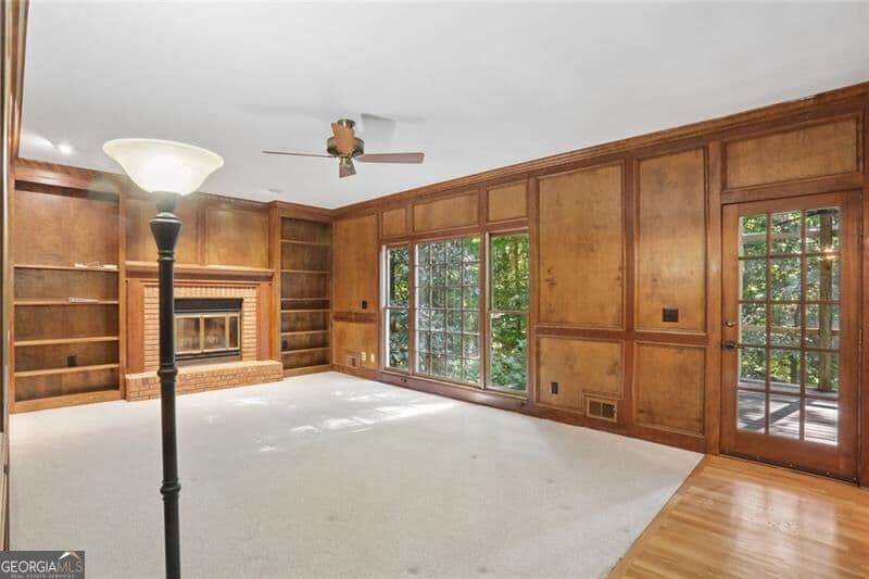 4 bedroom, 2.5 bathroom, 2,584 sq ft single family residence for sale at 1090 Applecross Drive, Roswell, GA 30075 — photo 7