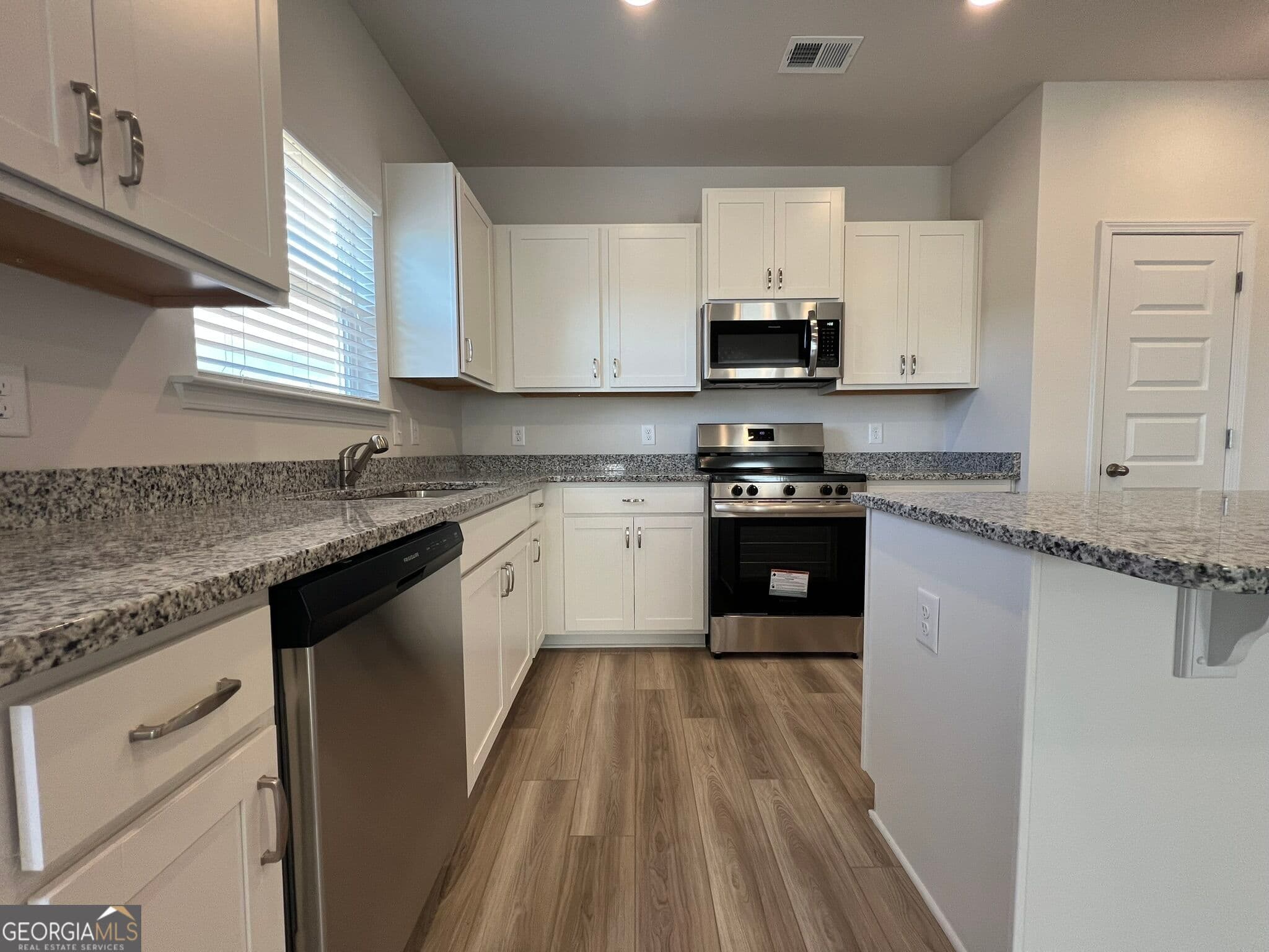 4 bedroom, 2.5 bathroom, 2,156 sq ft single family residence for rent at 44 Arrington Drive, Adairsville, GA 30103 for $1,999 a month — photo 5
