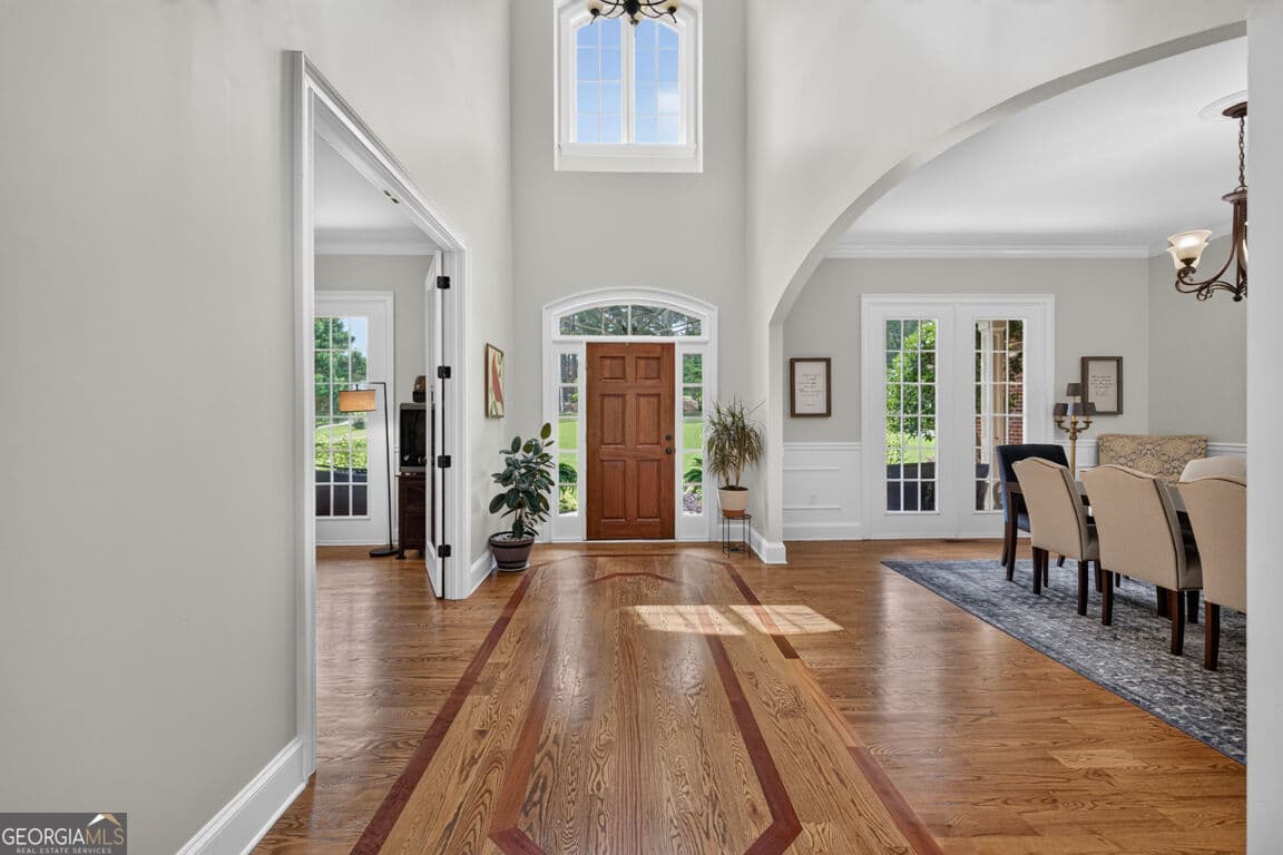 7 bedroom, 6.5 bathroom, 9,752 sq ft single family residence under contract at 4728 E Reed Road, Gainesville, GA 30507 — photo 6