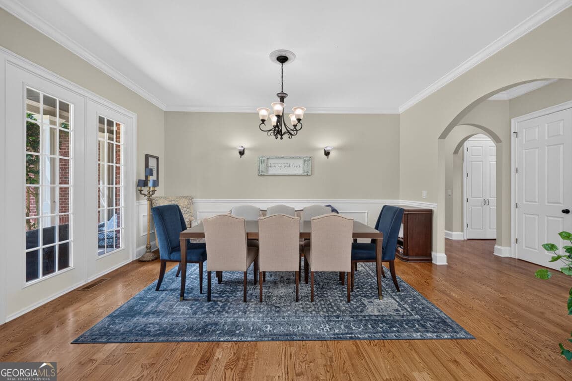 7 bedroom, 6.5 bathroom, 9,752 sq ft single family residence under contract at 4728 E Reed Road, Gainesville, GA 30507 — photo 7