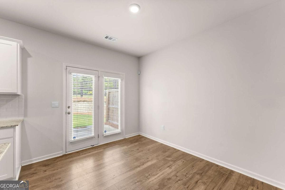 4 bedroom, 2.5 bathroom, 1,925 sq ft townhouse for rent at 300 Stoneybrook Court, Dahlonega, GA 30533 for $2,800 a month — photo 9