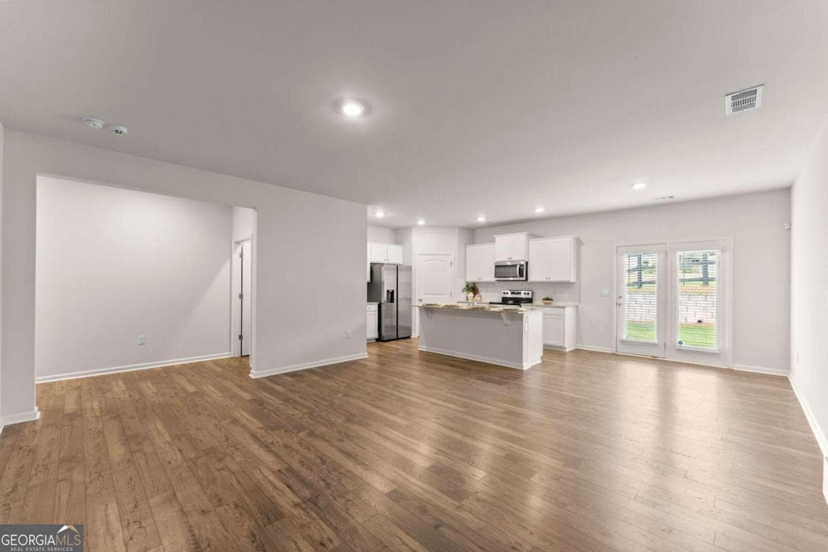 4 bedroom, 2.5 bathroom, 1,925 sq ft townhouse for rent at 300 Stoneybrook Court, Dahlonega, GA 30533 for $2,800 a month — photo 8