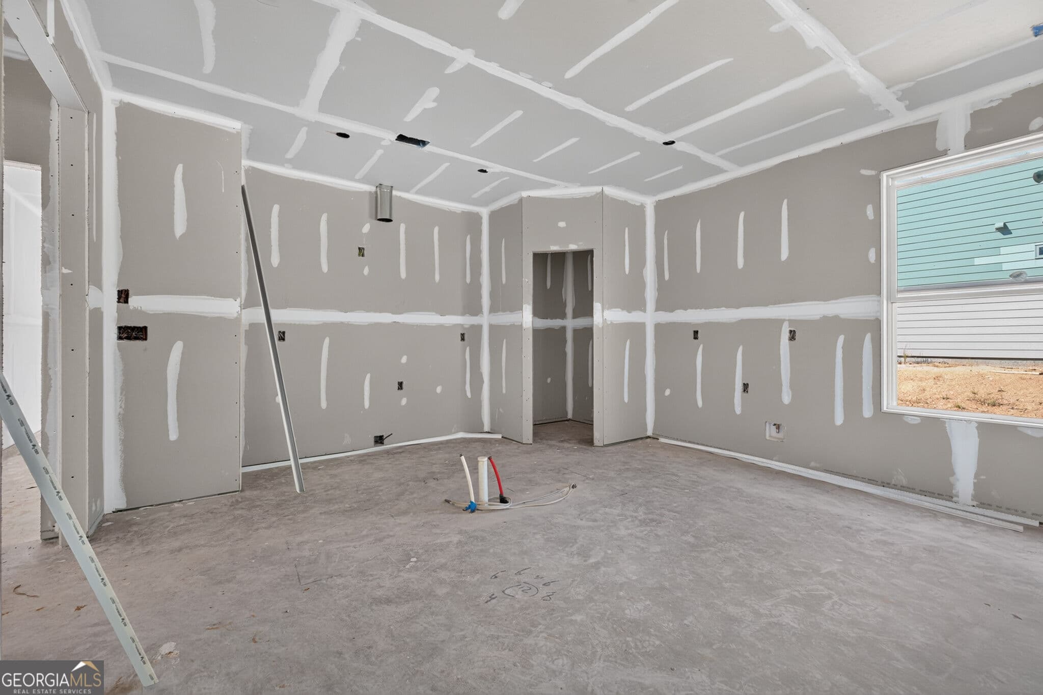 3 bedroom, 2 bathroom, 1,510 sq ft single family residence for sale at 2012 Oconee Bluff Drive, Athens, GA 30601 — photo 5