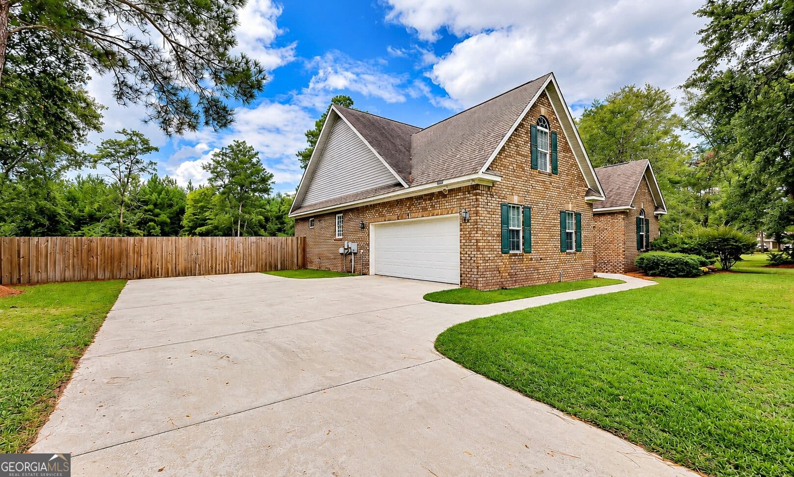 4 bedroom, 2 bathroom, 2,220 sq ft single family residence under contract at 327 Westminster Drive, Guyton, GA 31312 — photo 2