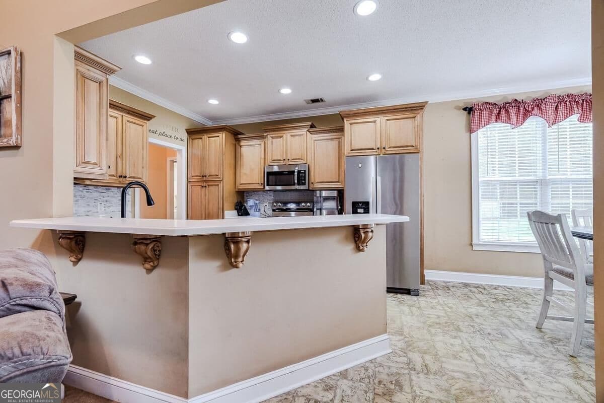 4 bedroom, 2 bathroom, 2,220 sq ft single family residence under contract at 327 Westminster Drive, Guyton, GA 31312 — photo 8