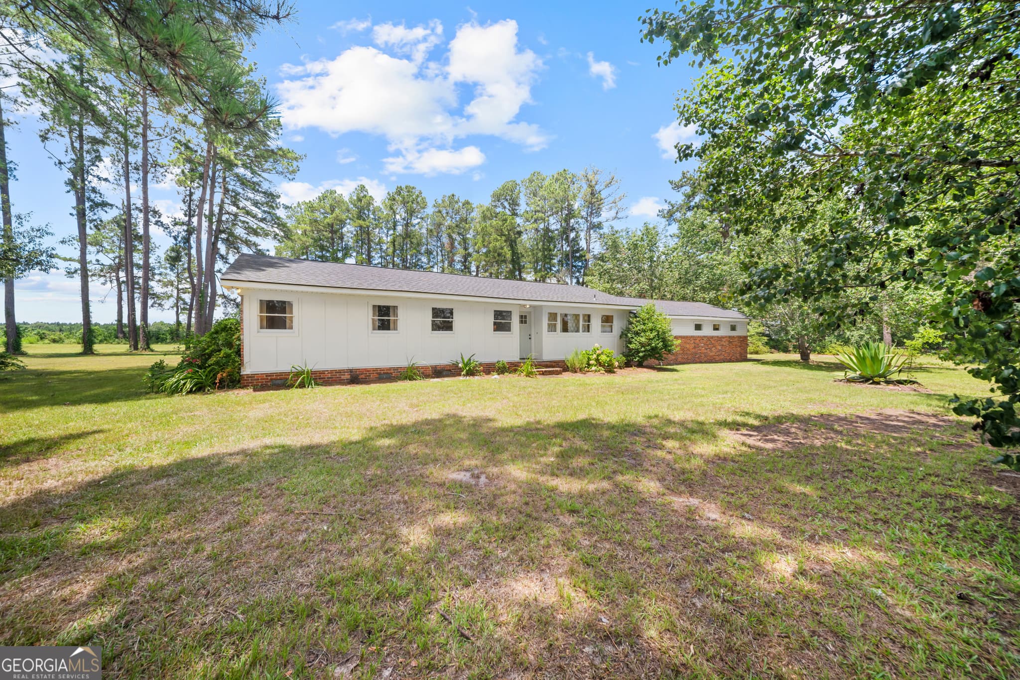 3 bedroom, 2 bathroom, 2,290 sq ft single family residence for sale at 3313 Scarboro Highway, Rocky Ford, GA 30455 — photo 2