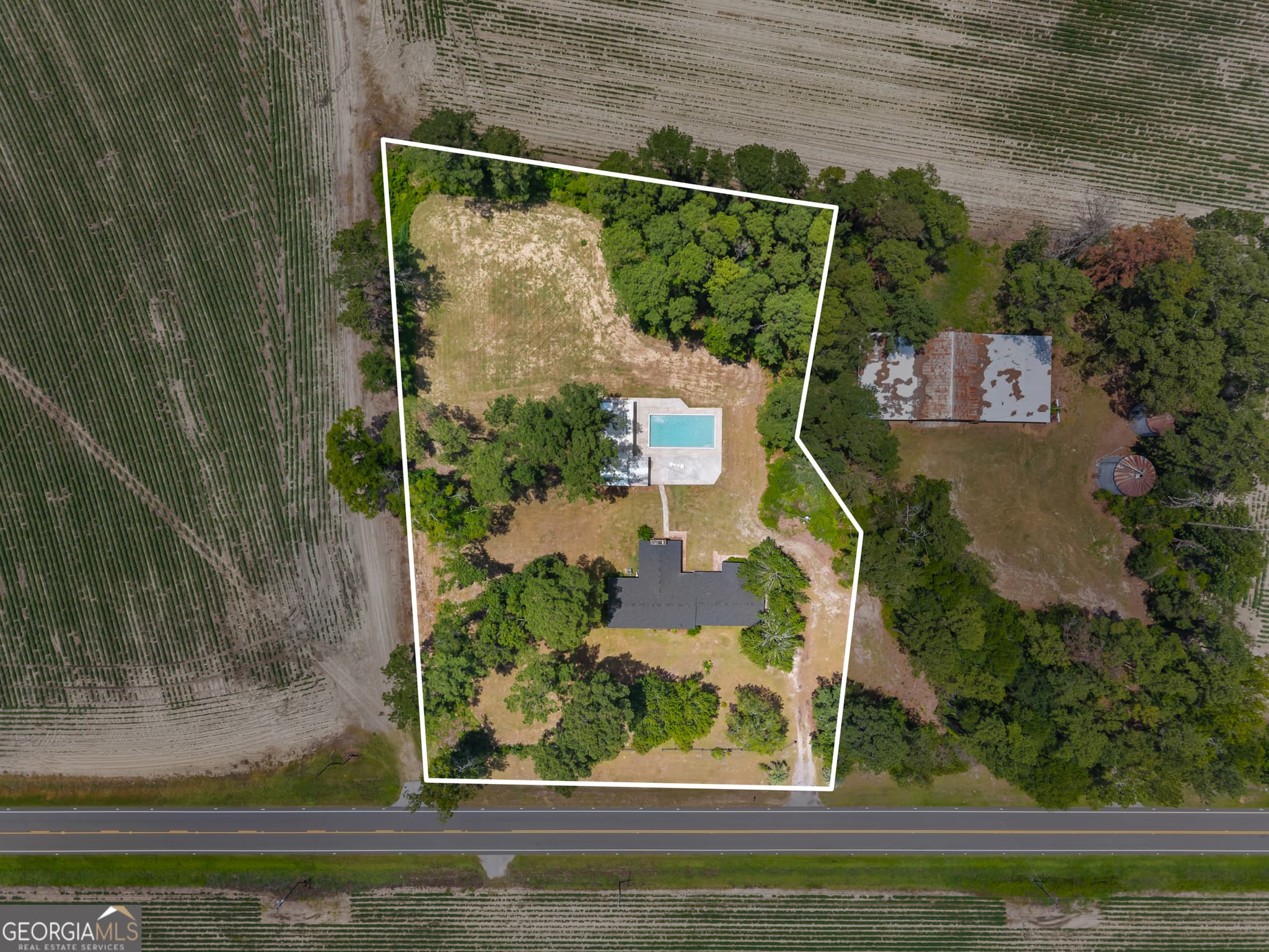 3 bedroom, 2 bathroom, 2,290 sq ft single family residence for sale at 3313 Scarboro Highway, Rocky Ford, GA 30455 — photo 3