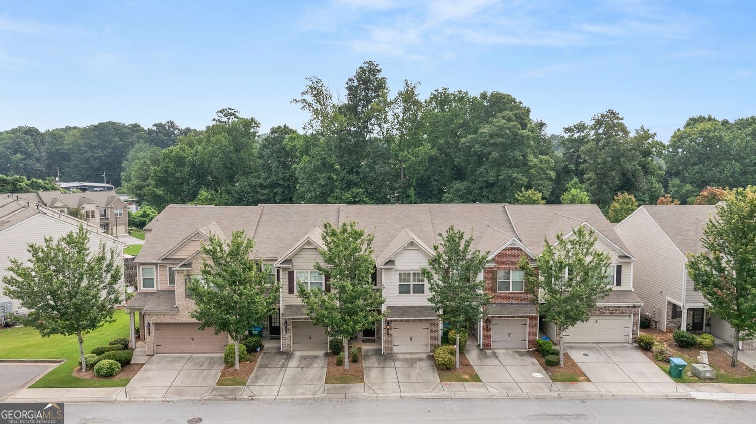 3 bedroom, 2.5 bathroom, 1,736 sq ft townhouse for sale at 7071 Elmwood Ridge Court, Atlanta, GA 30340 — photo 5