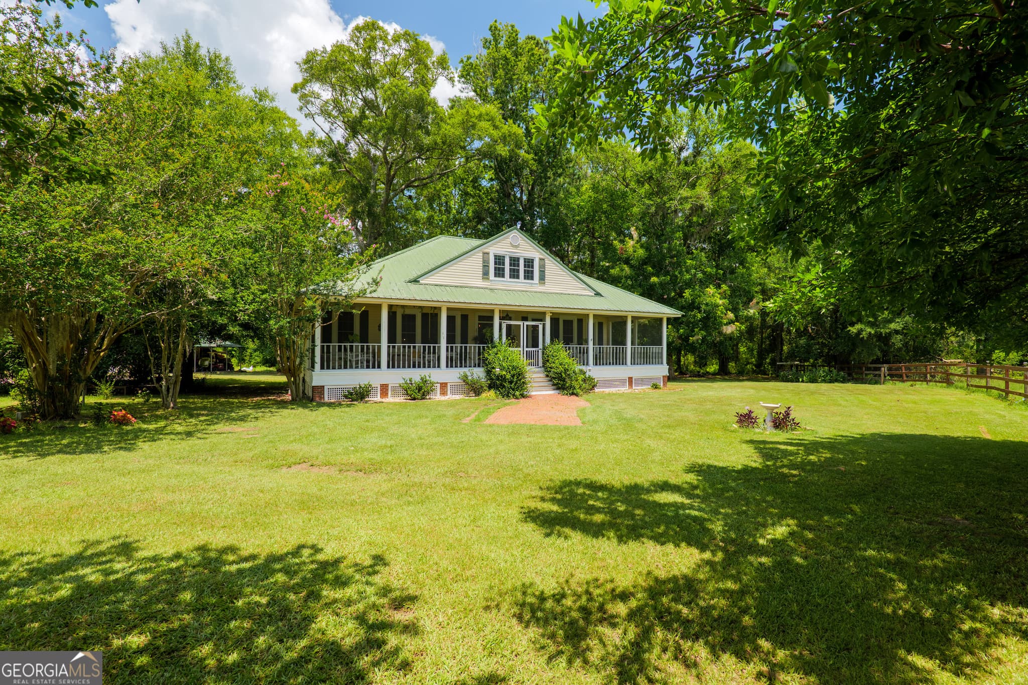 3 bedroom, 2.5 bathroom, 2,844 sq ft single family residence sold at 7552 Webb Road, Hahira, GA 31632