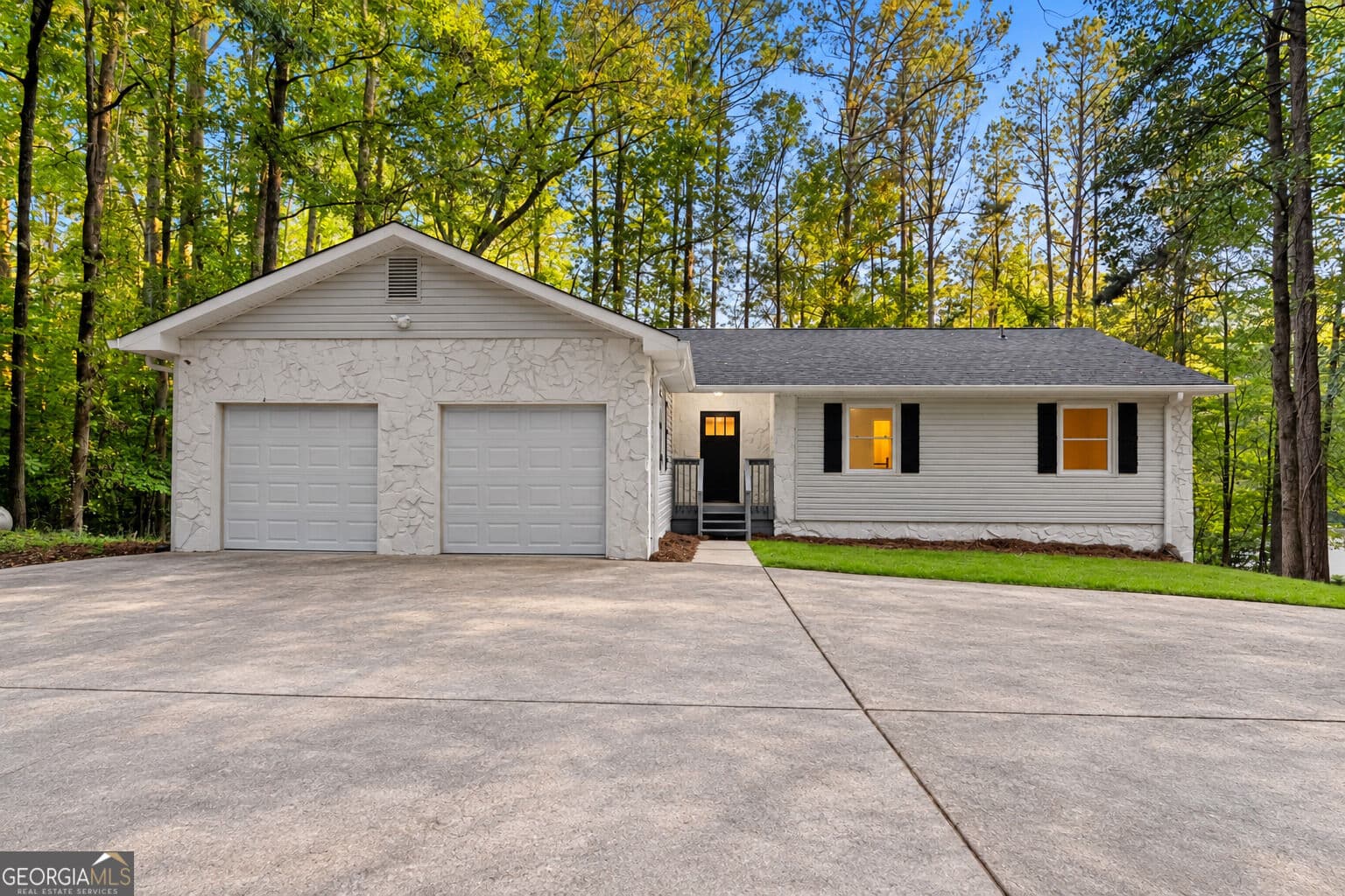 5 bedroom, 3 bathroom, 3,396 sq ft single family residence for sale at 4564 Jade Trail, Canton, GA 30115 — photo 1 of 41