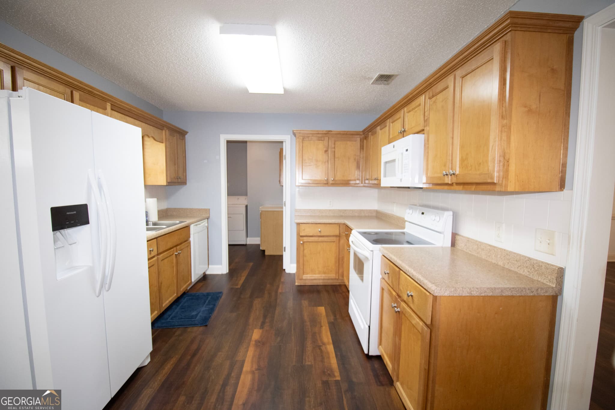 4 bedroom, 2 bathroom, 1,777 sq ft single family residence for rent at 2309 Oakridge Lane, Statesboro, GA 30458 for $2,150 a month — photo 2