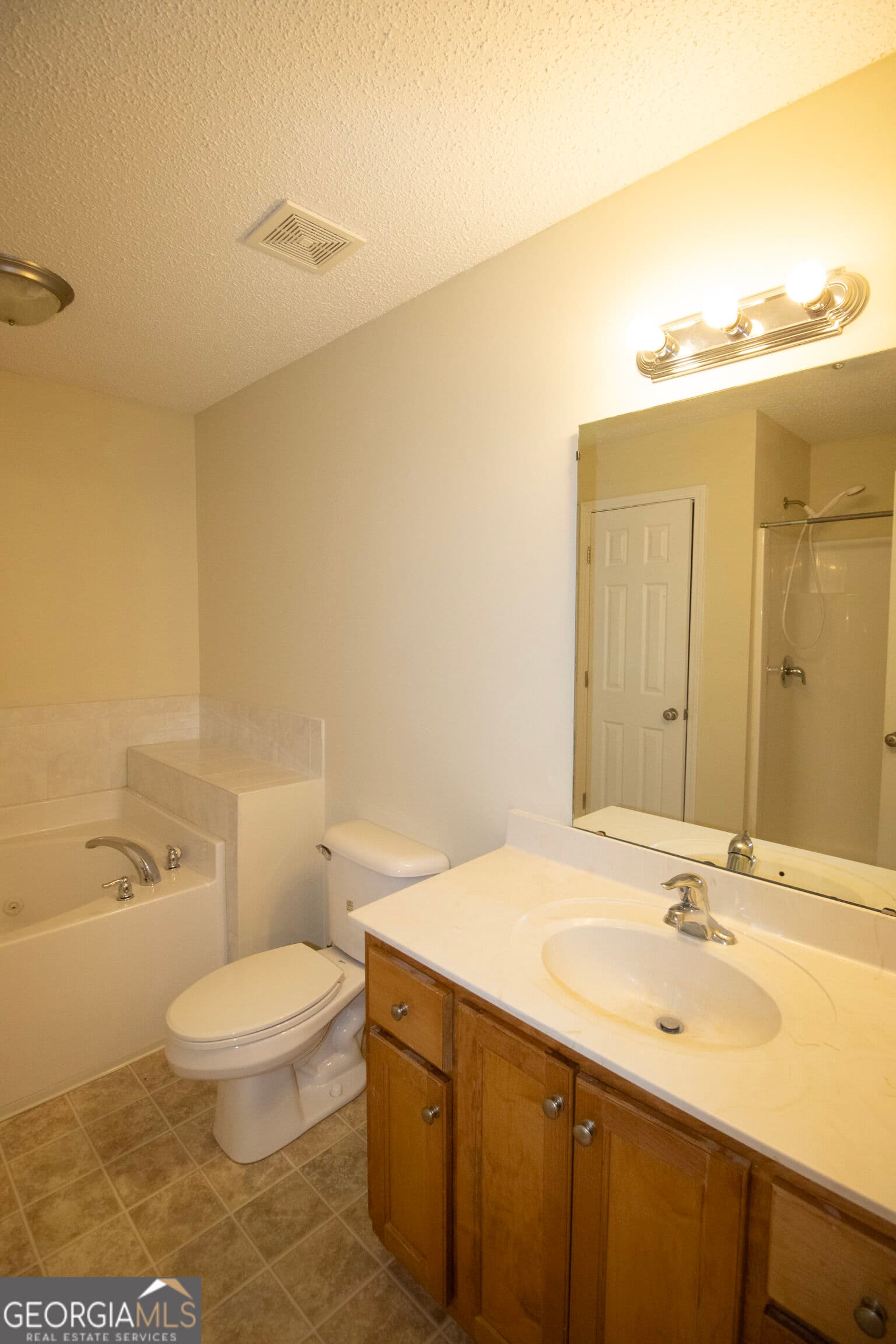 4 bedroom, 2 bathroom, 1,777 sq ft single family residence for rent at 2309 Oakridge Lane, Statesboro, GA 30458 for $2,150 a month — photo 7