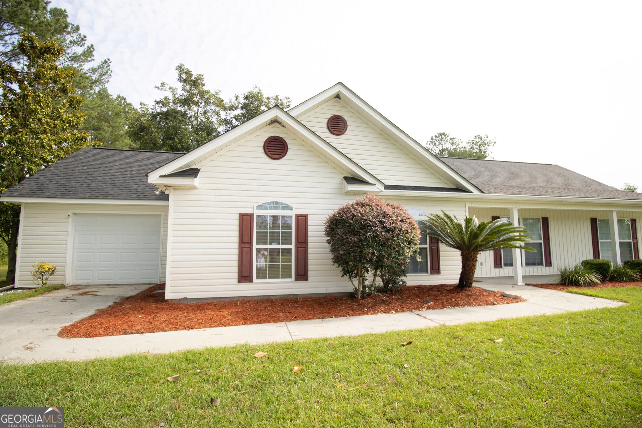 4 bedroom, 2 bathroom, 1,777 sq ft single family residence for rent at 2309 Oakridge Lane, Statesboro, GA 30458 for $2,150 a month