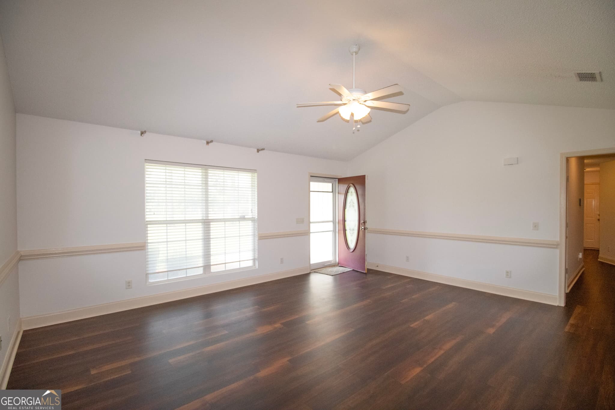 4 bedroom, 2 bathroom, 1,777 sq ft single family residence for rent at 2309 Oakridge Lane, Statesboro, GA 30458 for $2,150 a month — photo 5