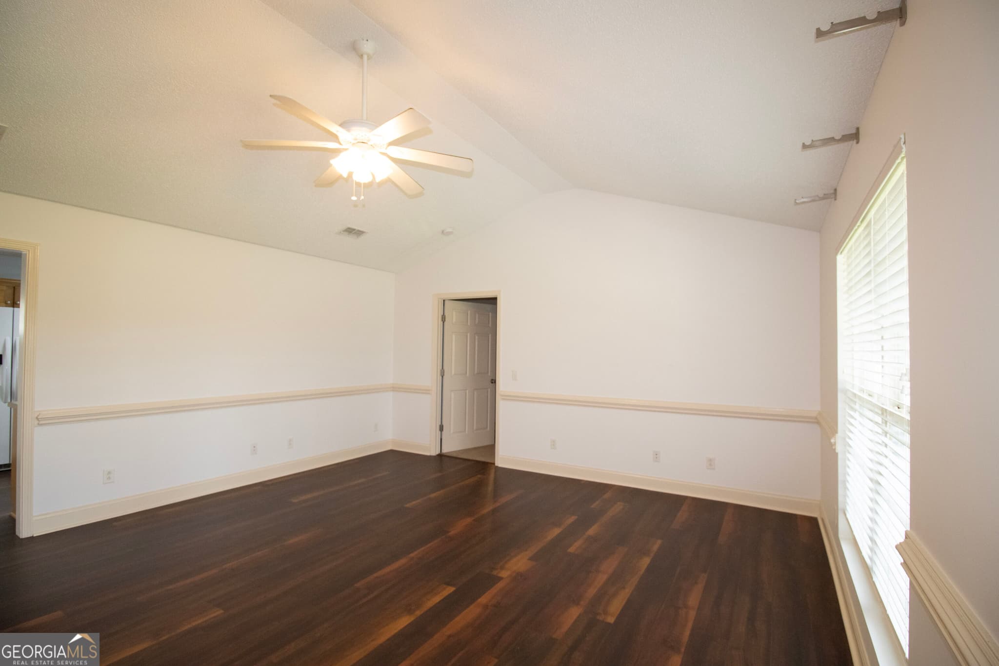 4 bedroom, 2 bathroom, 1,777 sq ft single family residence for rent at 2309 Oakridge Lane, Statesboro, GA 30458 for $2,150 a month — photo 4
