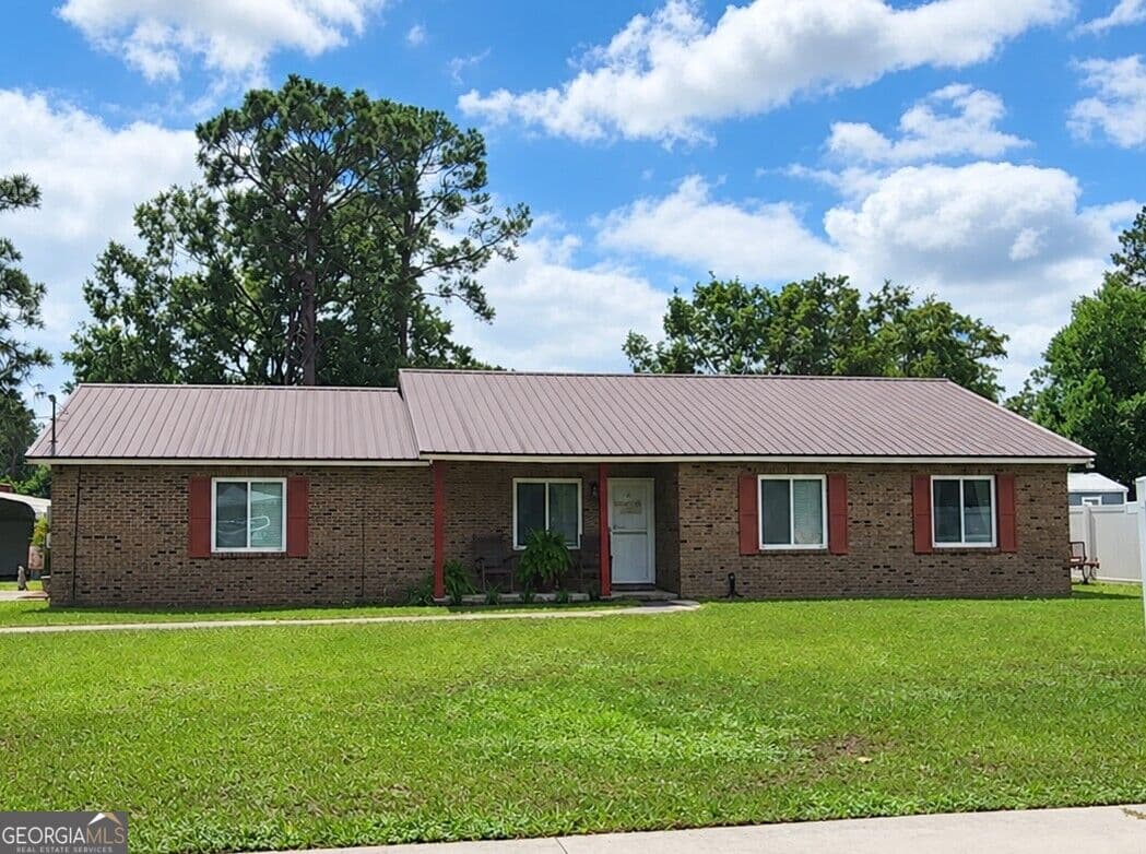 3 bedroom, 1.5 bathroom, 1,835 sq ft single family residence for sale at 775 S 6Th Street, Jesup, GA 31545
