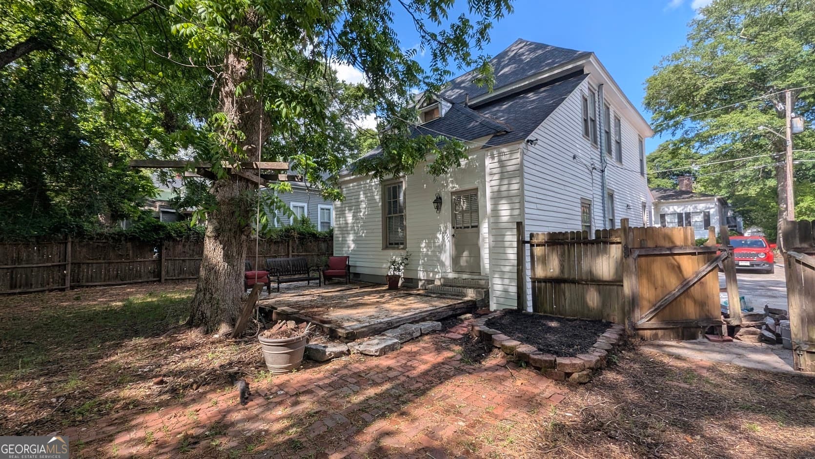 4 bedroom, 4 bathroom, 2,169 sq ft single family residence for sale at 173 Cleveland Avenue, Macon, GA 31204 — photo 4