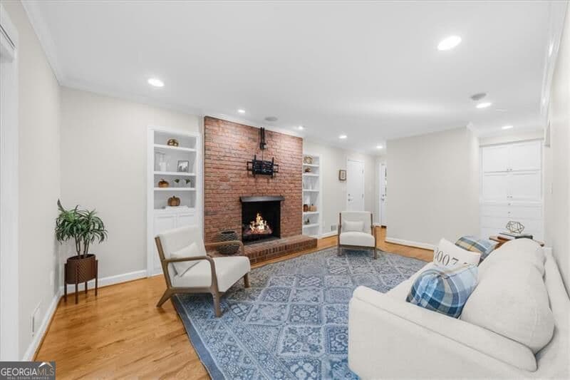 5 bedroom, 3.5 bathroom, 3,017 sq ft single family residence for sale at 305 Wickerberry Lane, Roswell, GA 30075 — photo 5