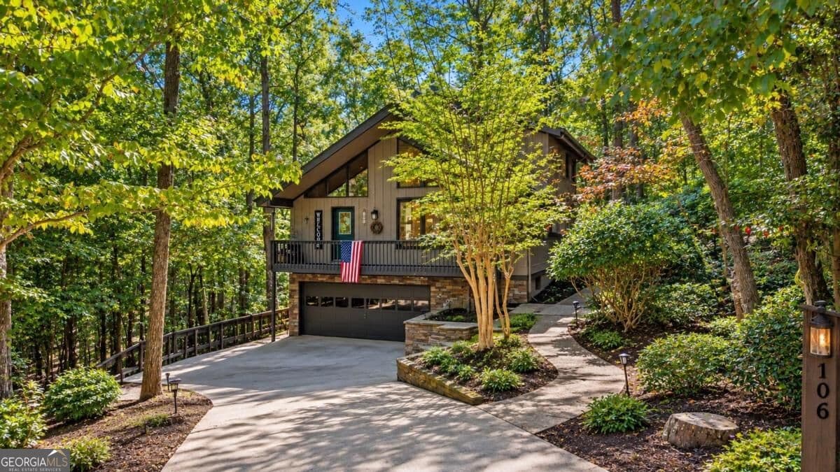 3 bedroom, 2.5 bathroom, 2,580 sq ft single family residence for sale at 106 Banyon Court, Waleska, GA 30183 — photo 2