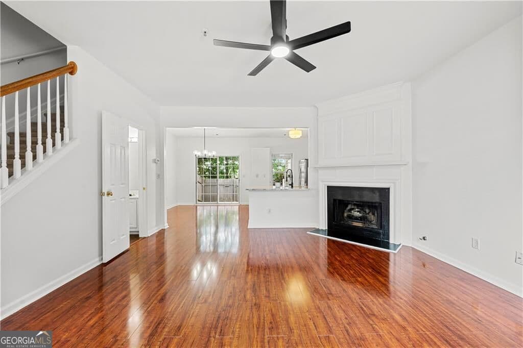 2 bedroom, 2.5 bathroom, 1,218 sq ft townhouse for rent at 1135 Kilmington Court, Alpharetta, GA 30009 for $2,250 a month — photo 2
