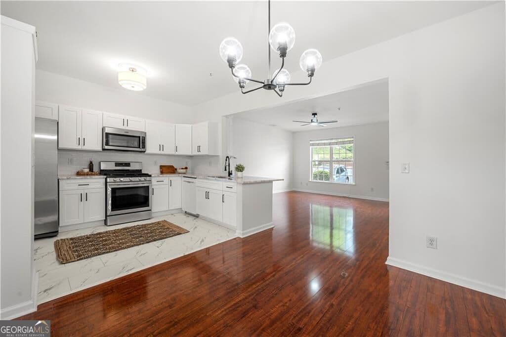2 bedroom, 2.5 bathroom, 1,218 sq ft townhouse for rent at 1135 Kilmington Court, Alpharetta, GA 30009 for $2,250 a month — photo 7
