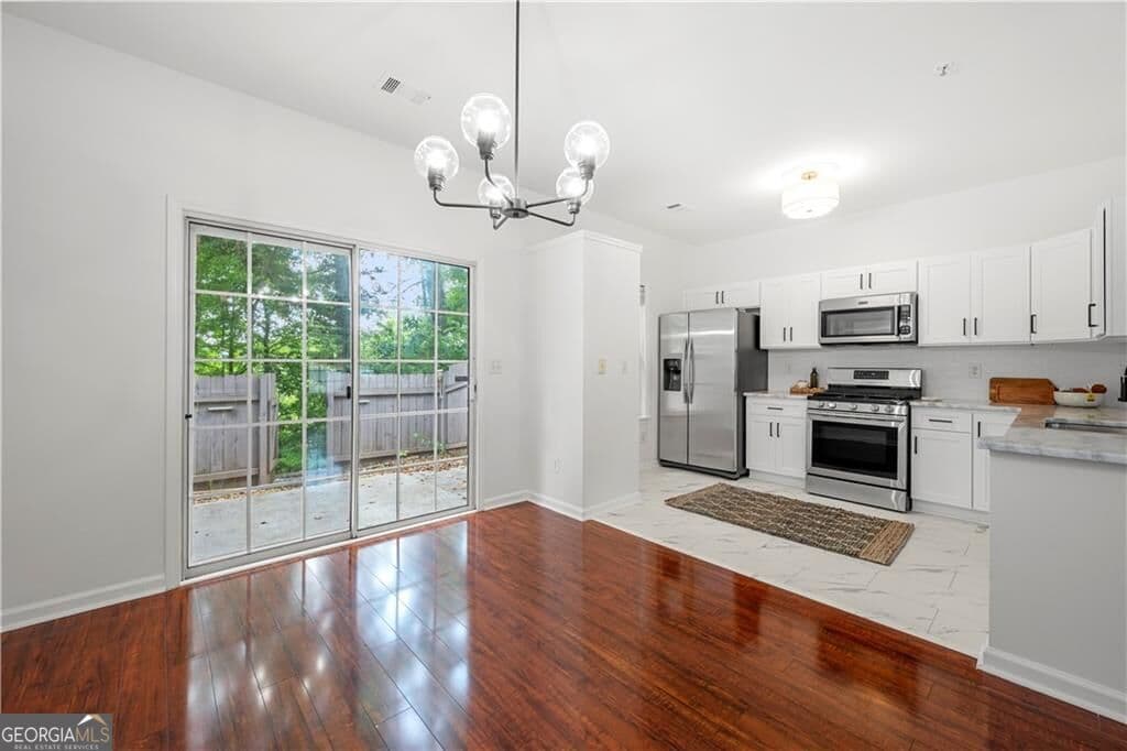 2 bedroom, 2.5 bathroom, 1,218 sq ft townhouse for rent at 1135 Kilmington Court, Alpharetta, GA 30009 for $2,250 a month — photo 5