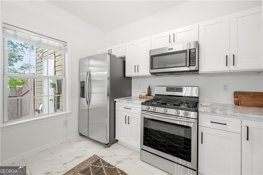 2 bedroom, 2.5 bathroom, 1,218 sq ft townhouse for rent at 1135 Kilmington Court, Alpharetta, GA 30009 for $2,250 a month — photo 9