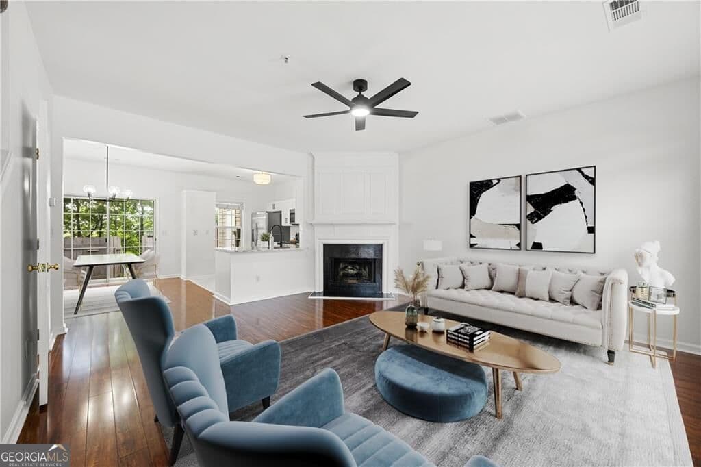 2 bedroom, 2.5 bathroom, 1,218 sq ft townhouse for rent at 1135 Kilmington Court, Alpharetta, GA 30009 for $2,250 a month — photo 4