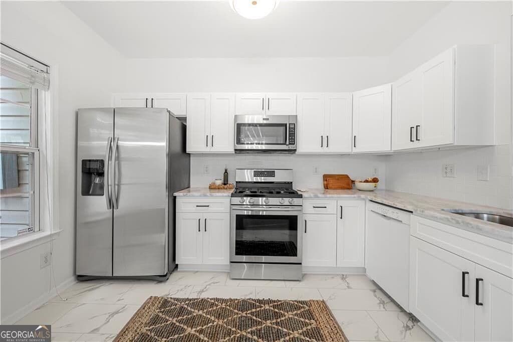 2 bedroom, 2.5 bathroom, 1,218 sq ft townhouse for rent at 1135 Kilmington Court, Alpharetta, GA 30009 for $2,250 a month — photo 8