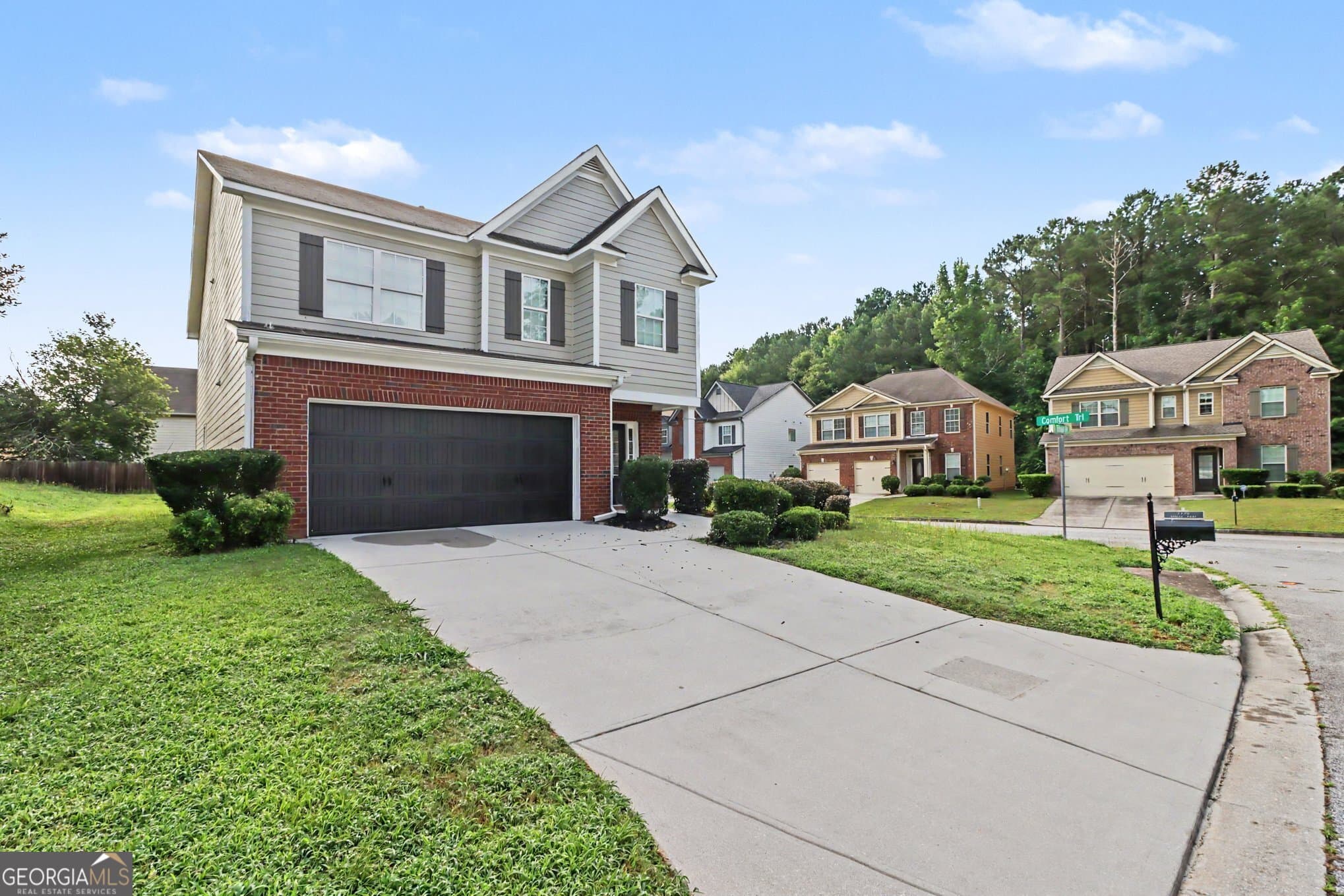 3 bedroom, 2.5 bathroom, 2,236 sq ft single family residence for sale at 7770 Fabled Point, Union City, GA 30291 — photo 2