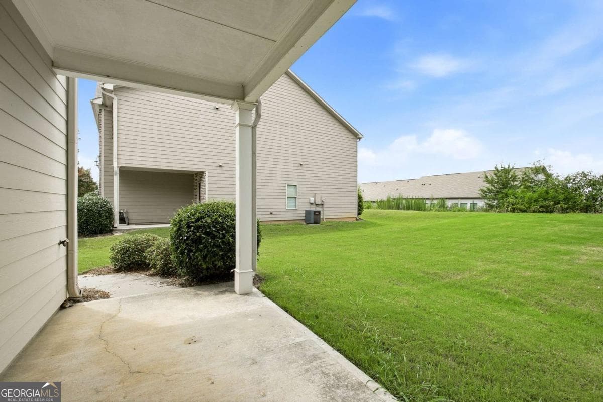 3 bedroom, 2.5 bathroom, 2,182 sq ft townhouse for sale at 2536 Morgan Chase Drive, Buford, GA 30519 — photo 6
