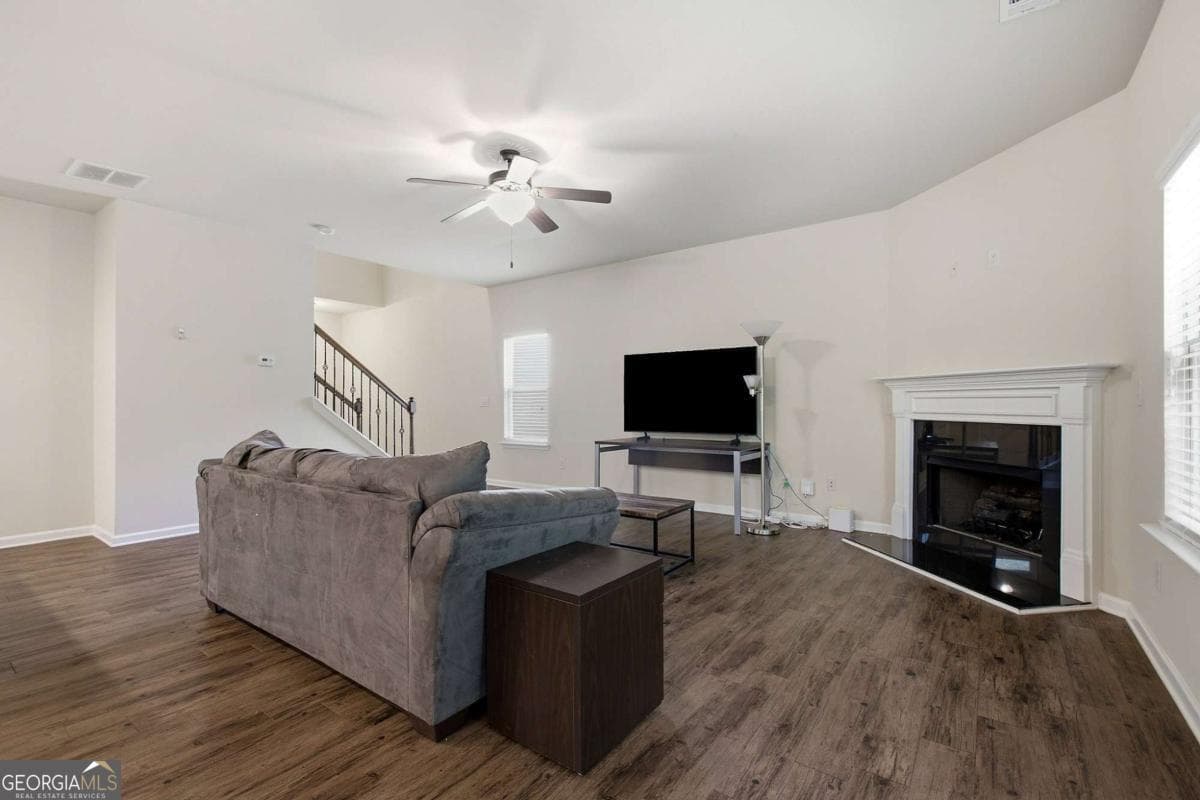 3 bedroom, 2.5 bathroom, 2,182 sq ft townhouse for sale at 2536 Morgan Chase Drive, Buford, GA 30519 — photo 9