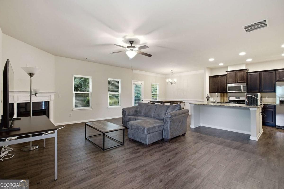 3 bedroom, 2.5 bathroom, 2,182 sq ft townhouse for sale at 2536 Morgan Chase Drive, Buford, GA 30519 — photo 8