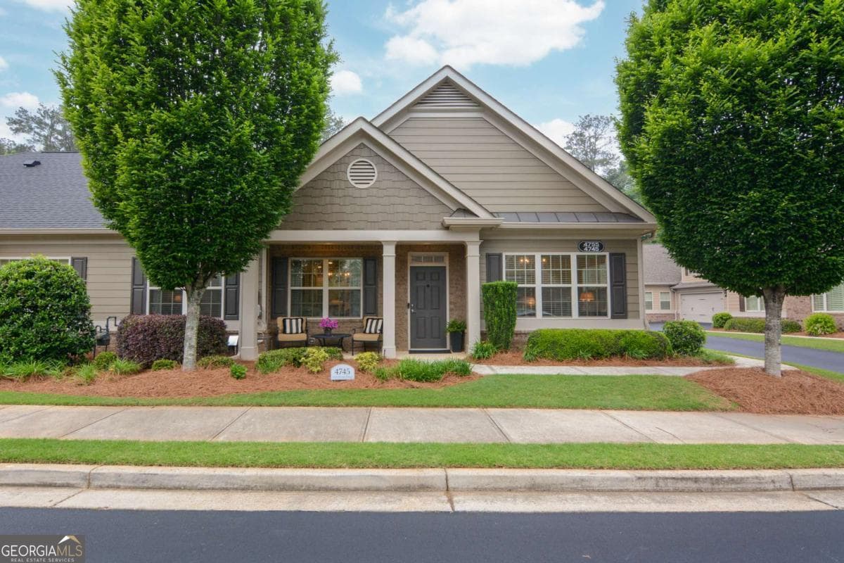 3 bedroom, 3 bathroom, 2,287 sq ft condominium sold at 4745 Flycatcher Drive, Alpharetta, GA 30004