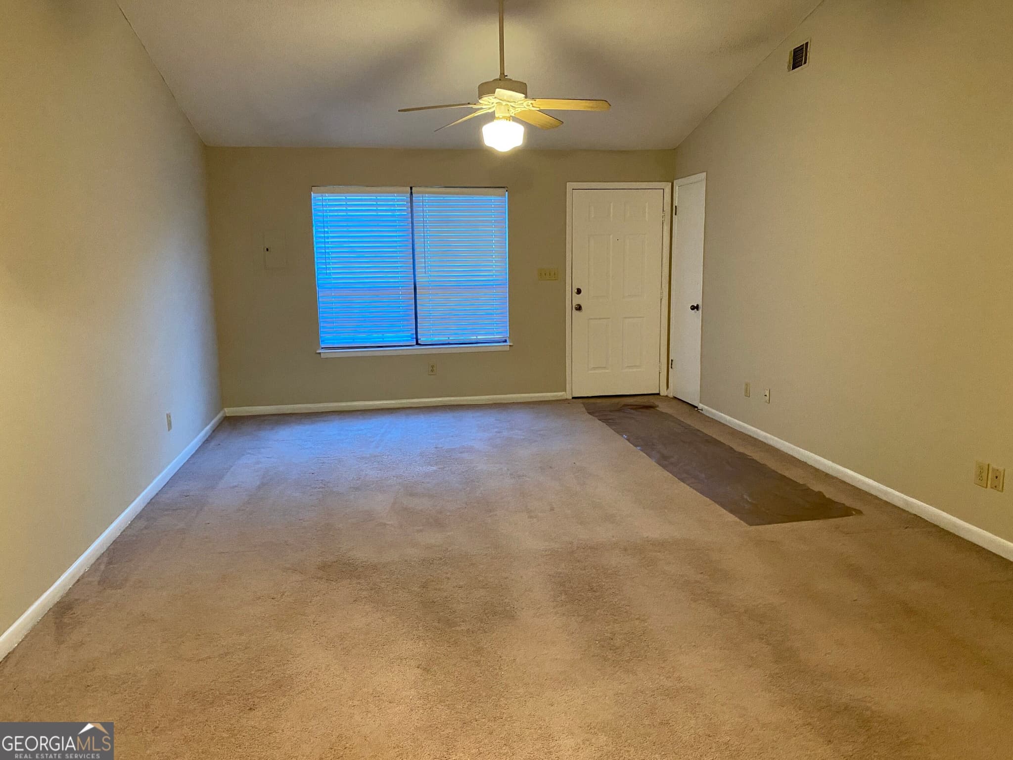 2 bedroom, 2 bathroom, 1,050 sq ft condominium for sale at 352 Tallulah Trail 6, Warner Robins, GA 31088 — photo 2