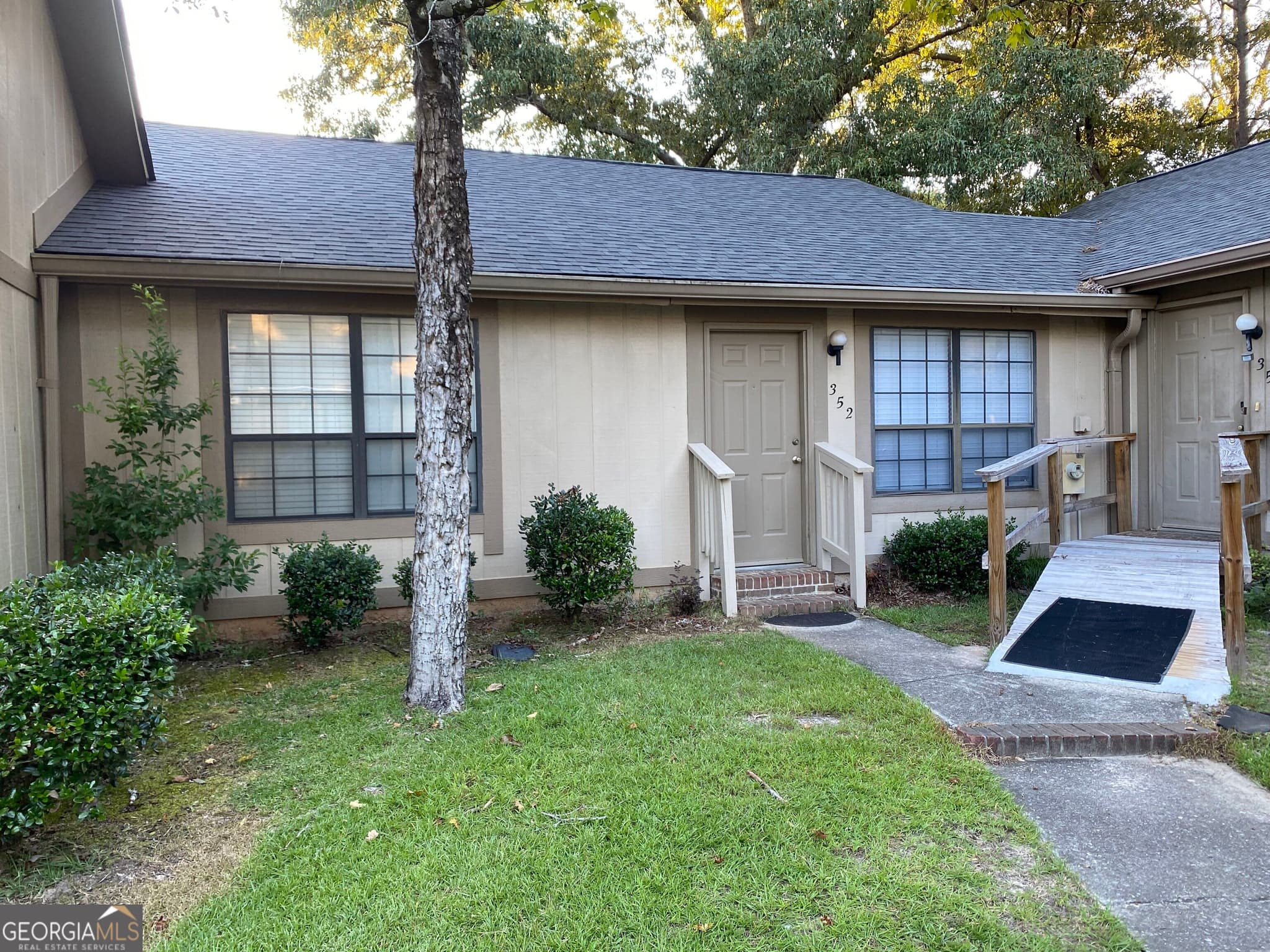 2 bedroom, 2 bathroom, 1,050 sq ft condominium for sale at 352 Tallulah Trail 6, Warner Robins, GA 31088