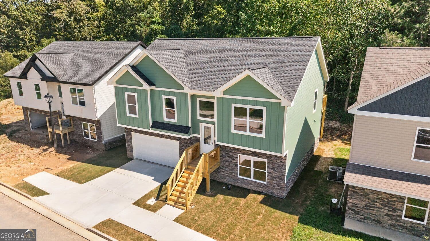 5 bedroom, 2 bathroom, 2,720 sq ft single family residence for sale at 2140 Rosemary Way, Gainesville, GA 30507 — photo 6