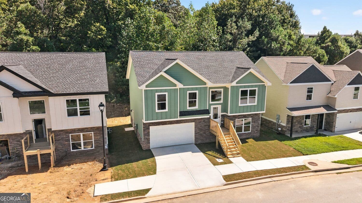 5 bedroom, 2 bathroom, 2,720 sq ft single family residence for sale at 2140 Rosemary Way, Gainesville, GA 30507 — photo 7