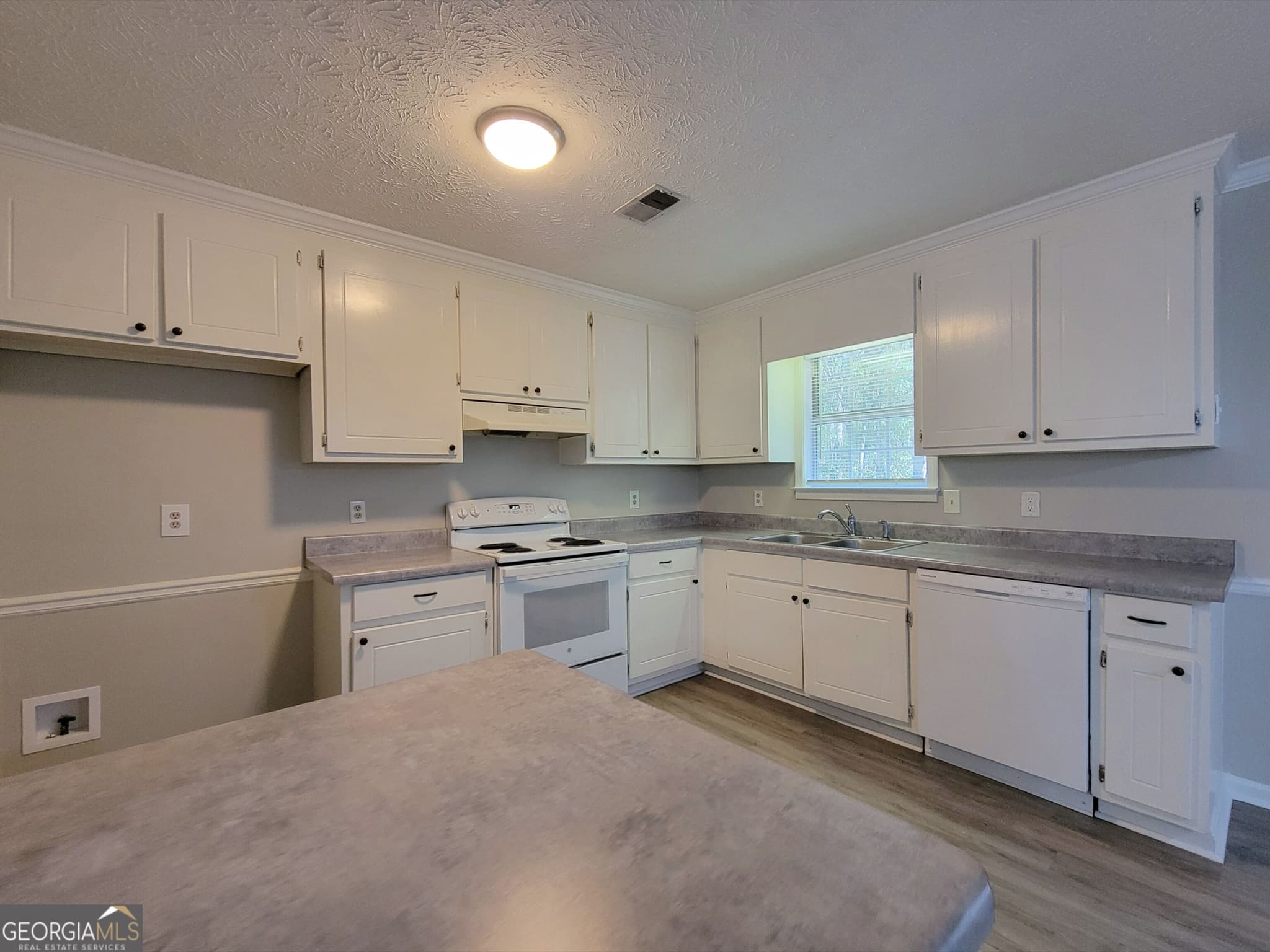 3 bedroom, 2 bathroom, 1,100 sq ft single family residence for rent at 215 Brooks Lane, Winder, GA 30680 for $1,695 a month — photo 6