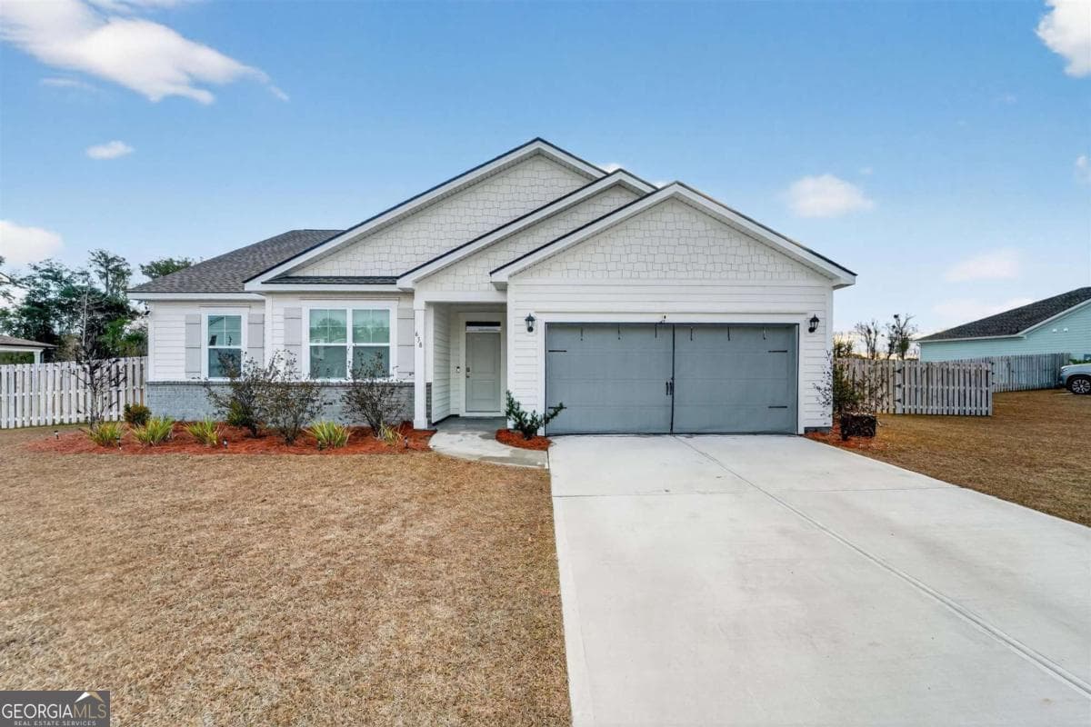 4 bedroom, 2 bathroom, 1,943 sq ft single family residence for sale at 638 Logging Hill Drive, Richmond Hill, GA 31324 — photo 2