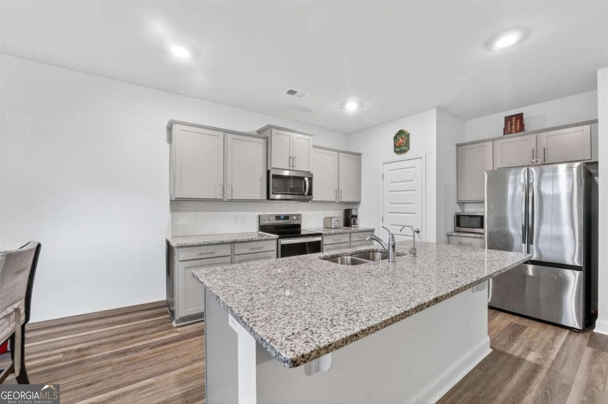 4 bedroom, 2 bathroom, 1,943 sq ft single family residence for sale at 638 Logging Hill Drive, Richmond Hill, GA 31324 — photo 6