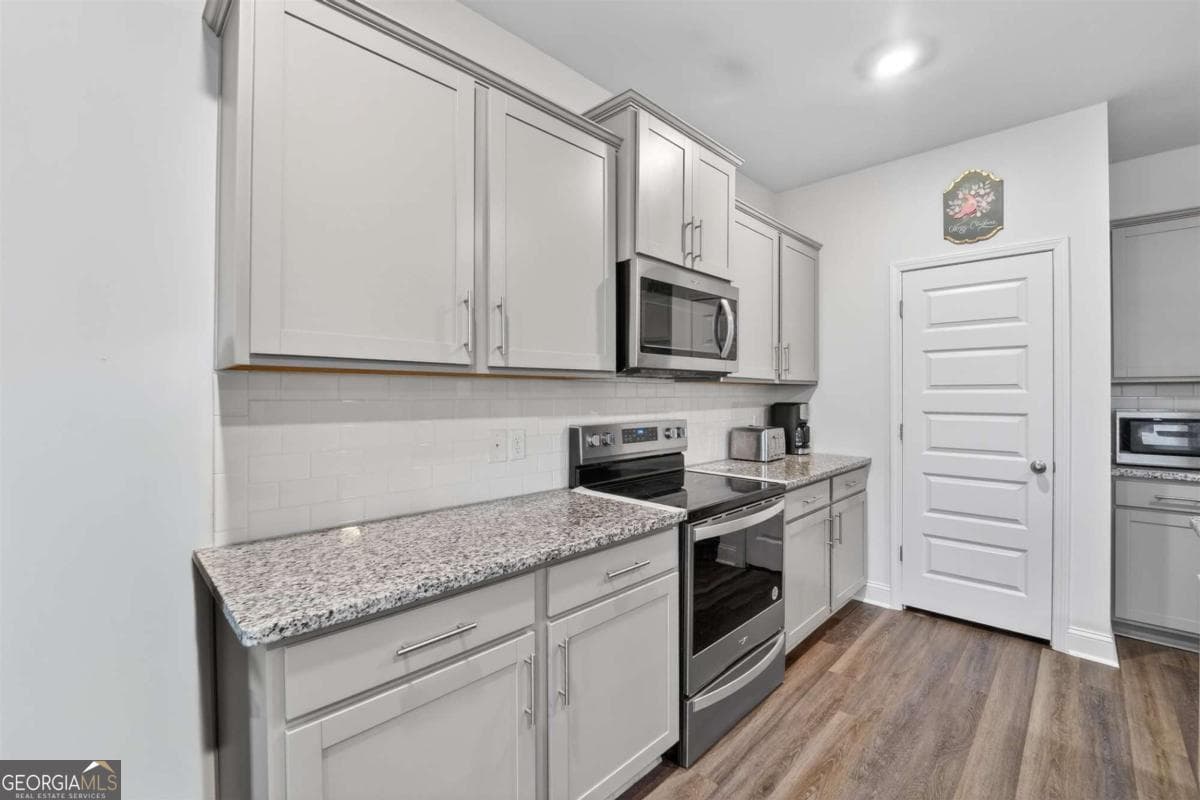 4 bedroom, 2 bathroom, 1,943 sq ft single family residence for sale at 638 Logging Hill Drive, Richmond Hill, GA 31324 — photo 5